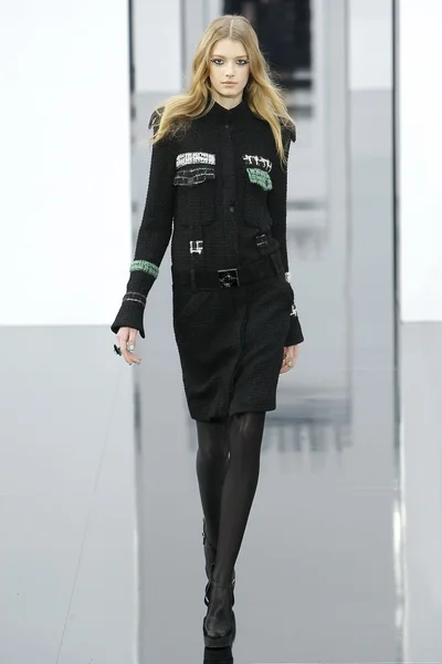 Look 25